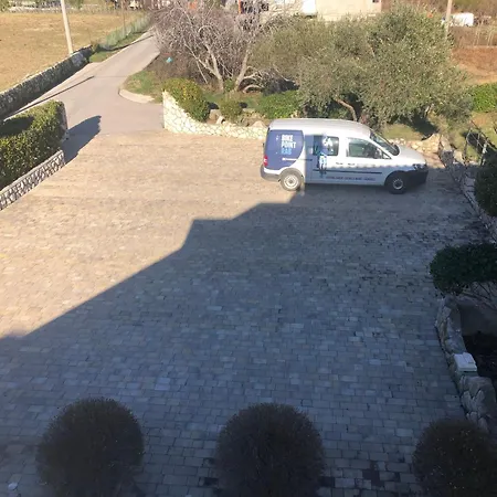 Apartment Erdgeschosswohnung Mit Terrasse Fuer Sechs Personen